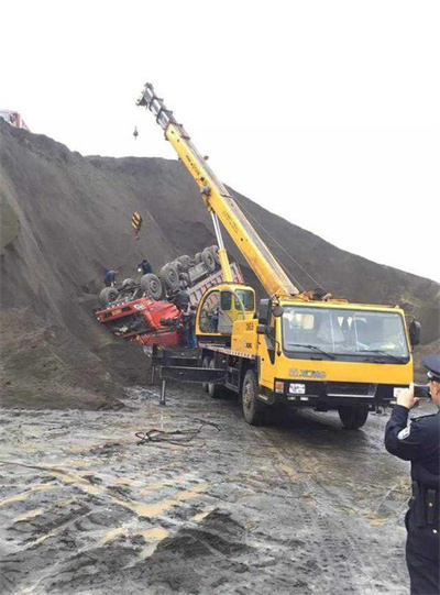 峡江上犹道路救援